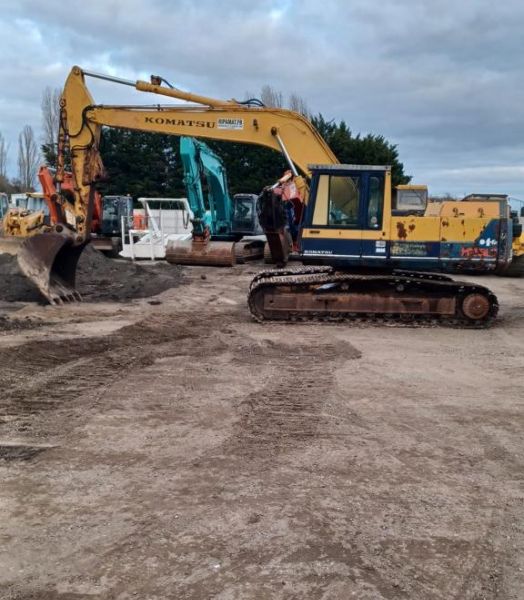 Pelle sur chenilles komatsu pc210lc3